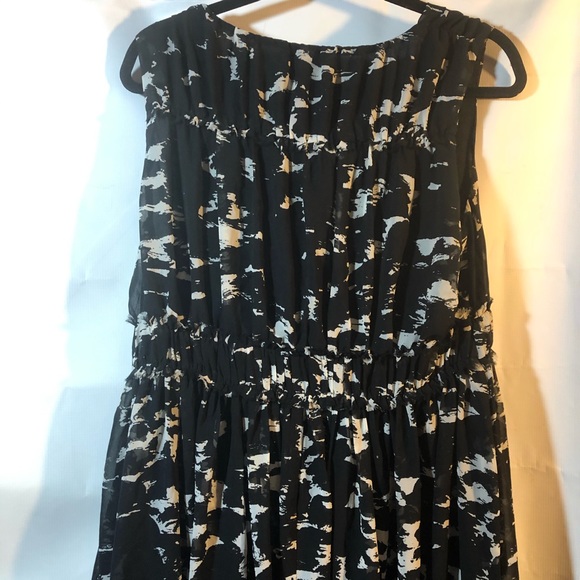 H&M Flowy Dress - Picture 8 of 8